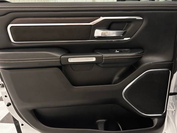 2025 RAM Laramie Crew Cab - Photo 13