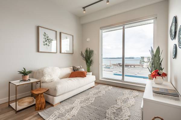 Oceanna Apartments - 2 Bedroom - Available Nov. 1st 4
