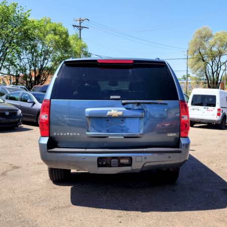 2008 CHEVROLET SUBURBAN LTZ, solo 145.000, este vehículo funciona excelente - $8.995 (Columbia Heights)63481492724353124