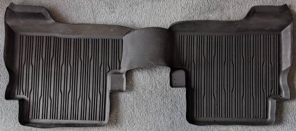Genuine Ford fitted floor mats / liners for 2019 Escape - like NEW 1