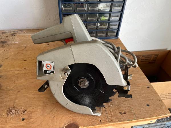 Circular Saw - Black & Decker 1 HP 1
