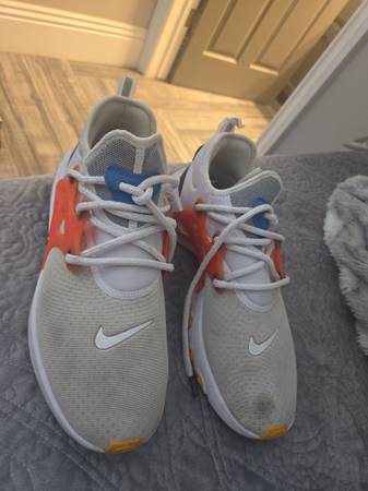 Nikes us9.5 1