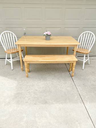 Dining table set⬇️⬇️⬇️⬇️⬇️ 1