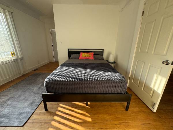 Spacious 1-Bedroom Apartment | New Bathroom | All Utilities Included. 1