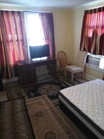 $900 / 1br - Private room,updated bath & kit walk to Ocean (Lake Worth Beach)63825138355201120