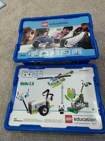 Lego 9686 education and WeDo 45300 LEGO education 1