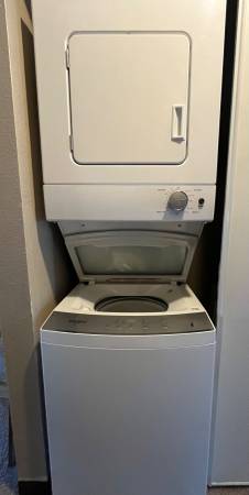 Whirlpool 24" Stacked Washer & Dryer – Like New (WET4024HW) 1