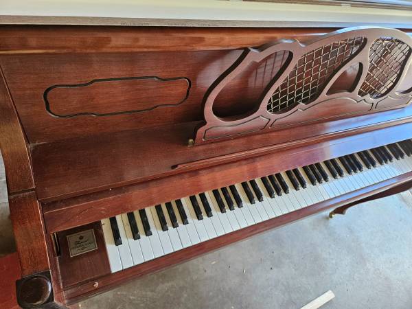 Samick Piano 1