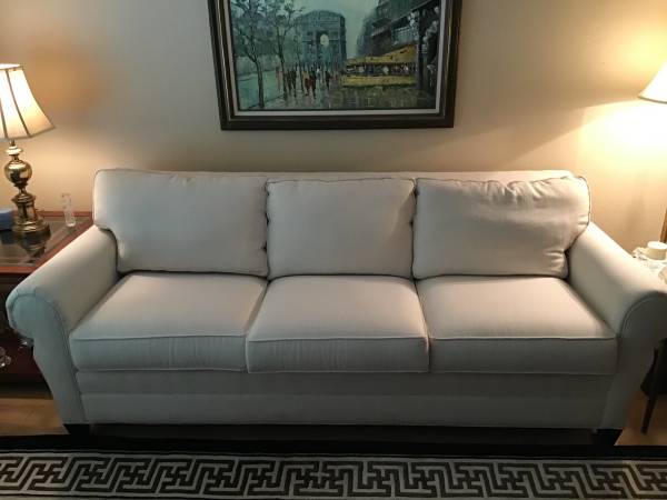 Sofa Thomasville 1