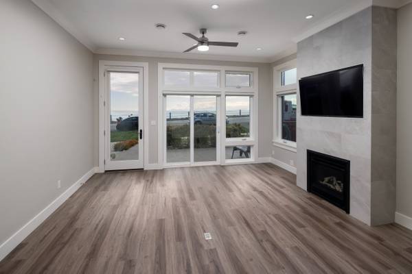 Stunning Oceanfront Home on Dallas Road 2