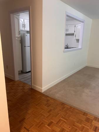 $1,950 / 1br - 700ft2 - STONEHAM--1 HAB--PATIO~CALEFACCIÓN/AGUA CALIENTE INCLUIDOS!!!--128/9363996692863107123