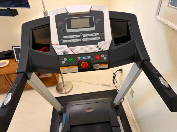 SunnySF - T7515 foldable treadmill 1