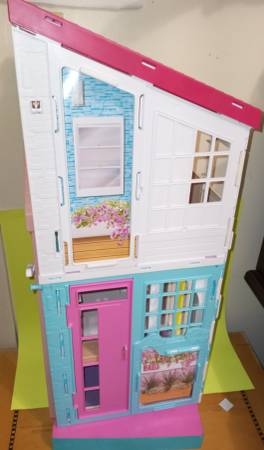Barbie doll House Malibu fashionistas 1