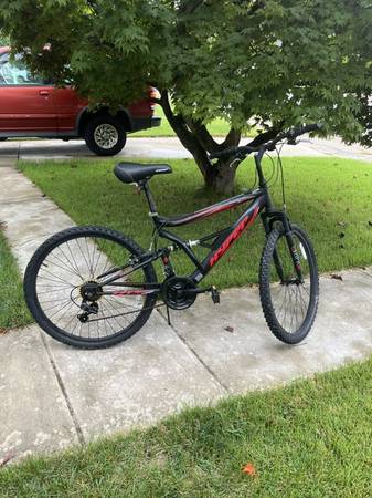 Hyper Shocker Mountain Bike 1
