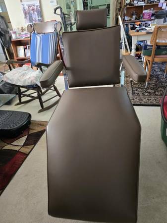 7 re upholstered dental chairs 1