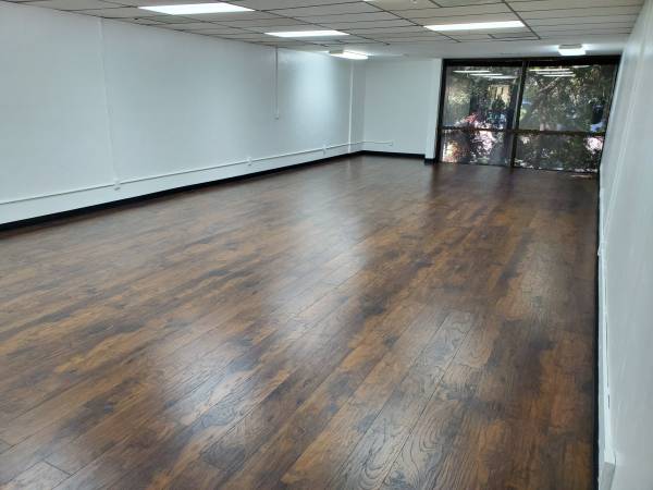 $2,645 / 1150ft2 - $2.00 + Ult. BIG ROOM, SEVERAL USES. BEAUTIFUL BUILDING. GREAT PARKING (Mission Valley)63775653399681121