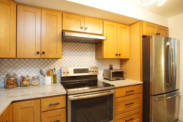 $3,495 / 2br - 1124ft2 - Live in Style Fully Renovated 2 Bedroom and 1-3/4 Bathroom Condo (Seattle)63659466349699121