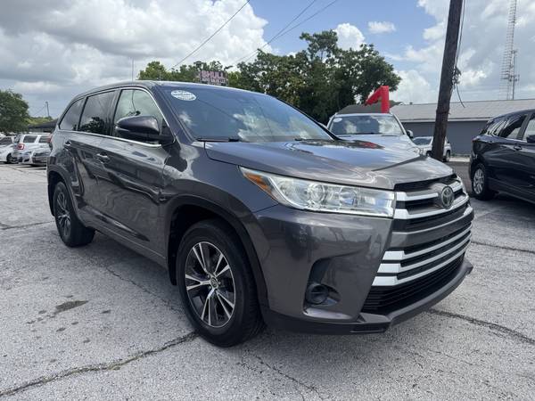 AWESOME 2018 TOYOTA HIGHLANDER LE FWD WITH 148K MILES, 2 OWNERS 1