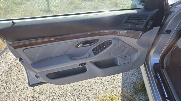 2003 BMW 5 series 525i Sedan! ONLY 80k Miles! NEEDS WORK! - $950 (Studio City)63476691935491122