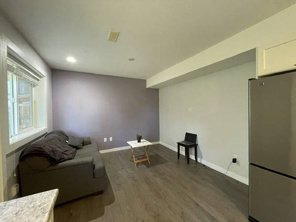 2 Bedroom Lower Suite in Diver Lake 4