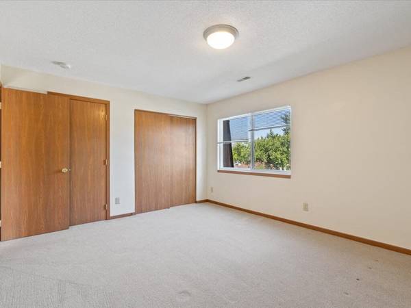 $995 / 2br - 1008ft2 - Relájate, estás en casa 🏡 (470 Quail Ct SW, Cedar Rapids, IA)63679458723203122