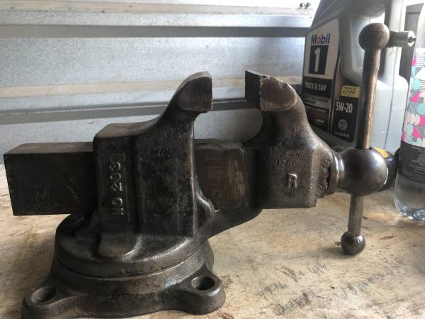 REED bench vice 1