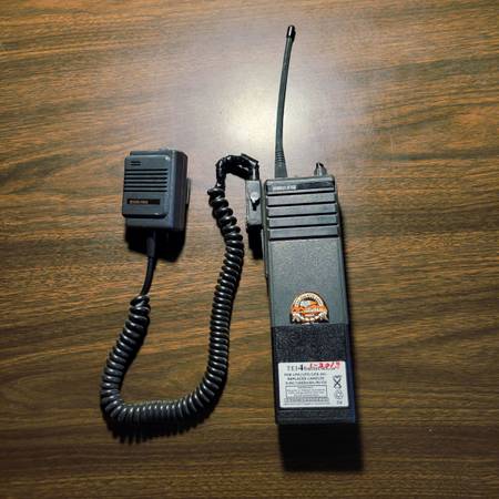 Bendix king hand held two-way radio 1