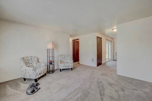 $1,399 / 2br - 880ft2 - Tour Today! Move In Ready 2BR! Reduced Rent Too! (Gateway)63977277485186123