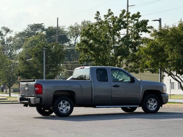2008 Chevrolet SILVERADO 1500 - Photo 4