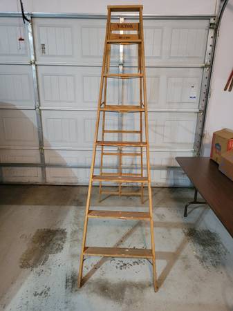 Vintage 8' Ladder 1