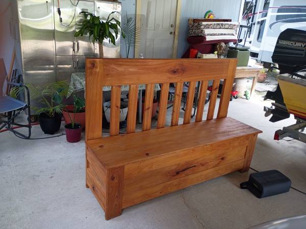 Solid wooden storage bench 1