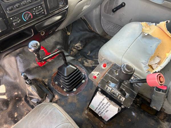 2008 Ford F650 - Photo 10