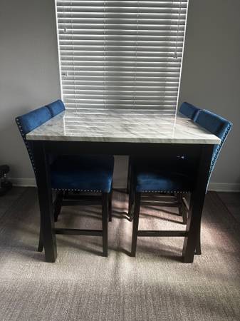 **Moving Out The Country** Table & Chairs 1