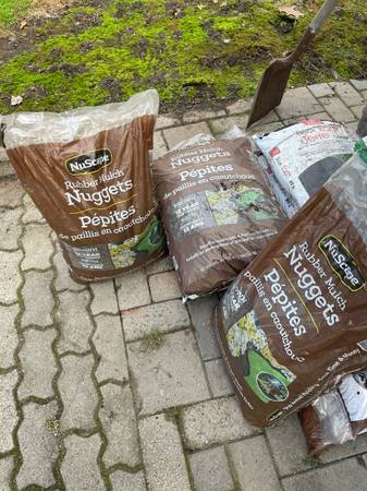 Nu Scape rubber mulch Nuggets 1