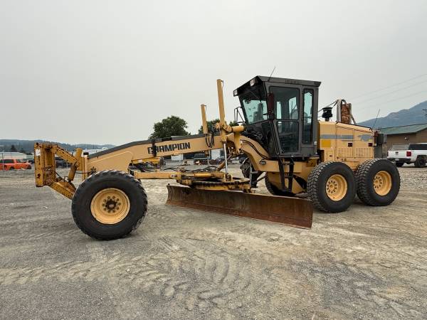 Champion 720A grader 1