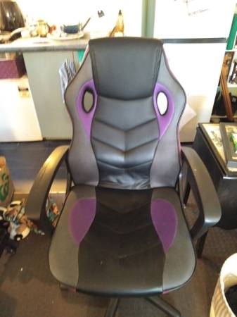 Gaming chair 1