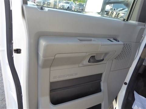 2019 Ford E-Series Cutaway E-350 - Photo 8