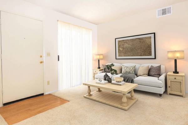 $2,579 / 2br - 950ft2 - Two Relaxing Hot Spas, Beautiful Landscaping, 2/BD (26741 N. Isabella Pkwy, Canyon Country, CA)63953075426306123