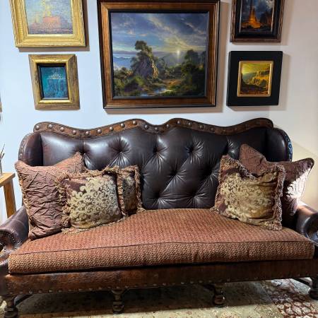 Exquisite Paul Robert sofa. Always located in a home of non-smokers an 1
