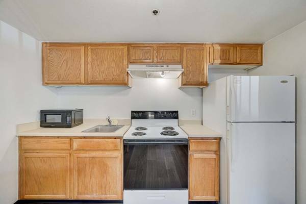 On-Site Maintenance, Pets Allowed, Fully Furnished 1