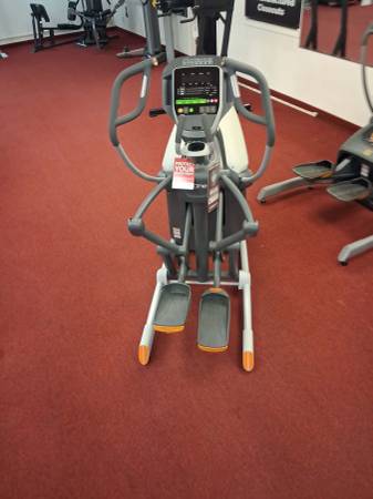 Octane XT1 Elliptical Cross Trainer 1