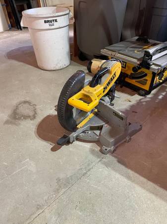 Dewalt mitre saw 1