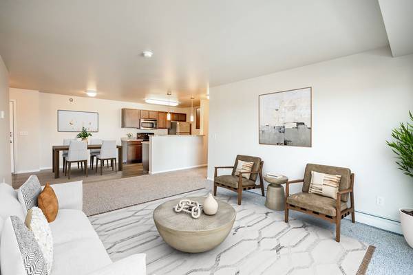 Elevator, Pet Friendly with Pet Deposit, 2bd 1