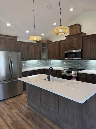 $389,000 / 3br - 1506ft2 - Casas Nuevas en Cave Junction IVRE#2680 (Cave Junction)63654692651521124
