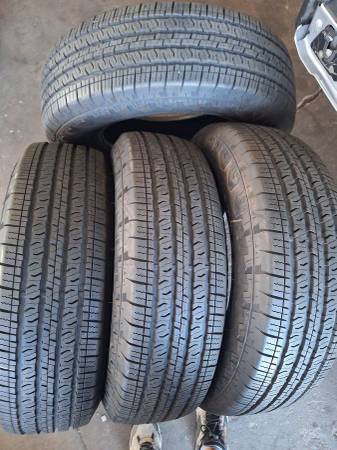 Set of 4, LIKE NEW tires, 245/75R17 1