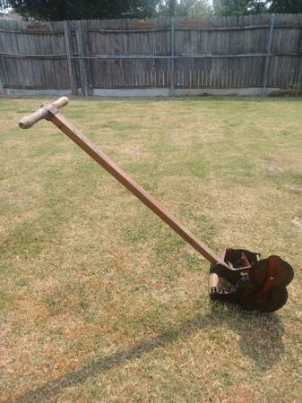 Antique Working, Mower / Edger 1