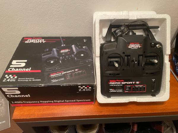 HOBBY PEOPLE AERO SPORT 5 CHANNEL SPREAD SPECTRUM CONTROLLER 1