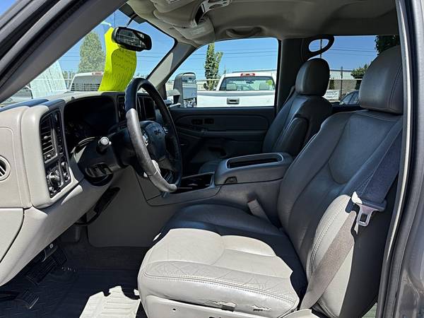 2005 GMC Sierra 2500HD 4Dr - Photo 15