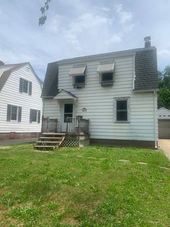 2440 Yale 1