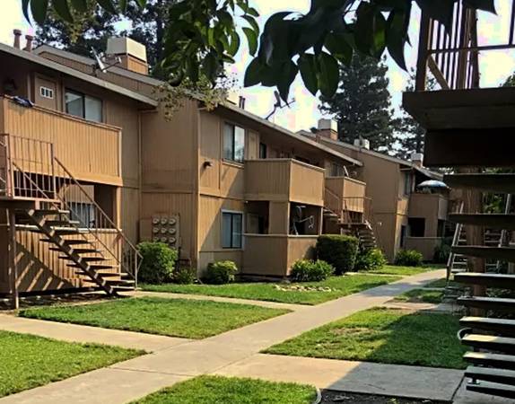 $1,395 / 1br - Mascotas Siempre Bienvenidas y Tiendas de Abarrotes Cercanas + 1Hab en Arden (Sacramento)63791080712193121
